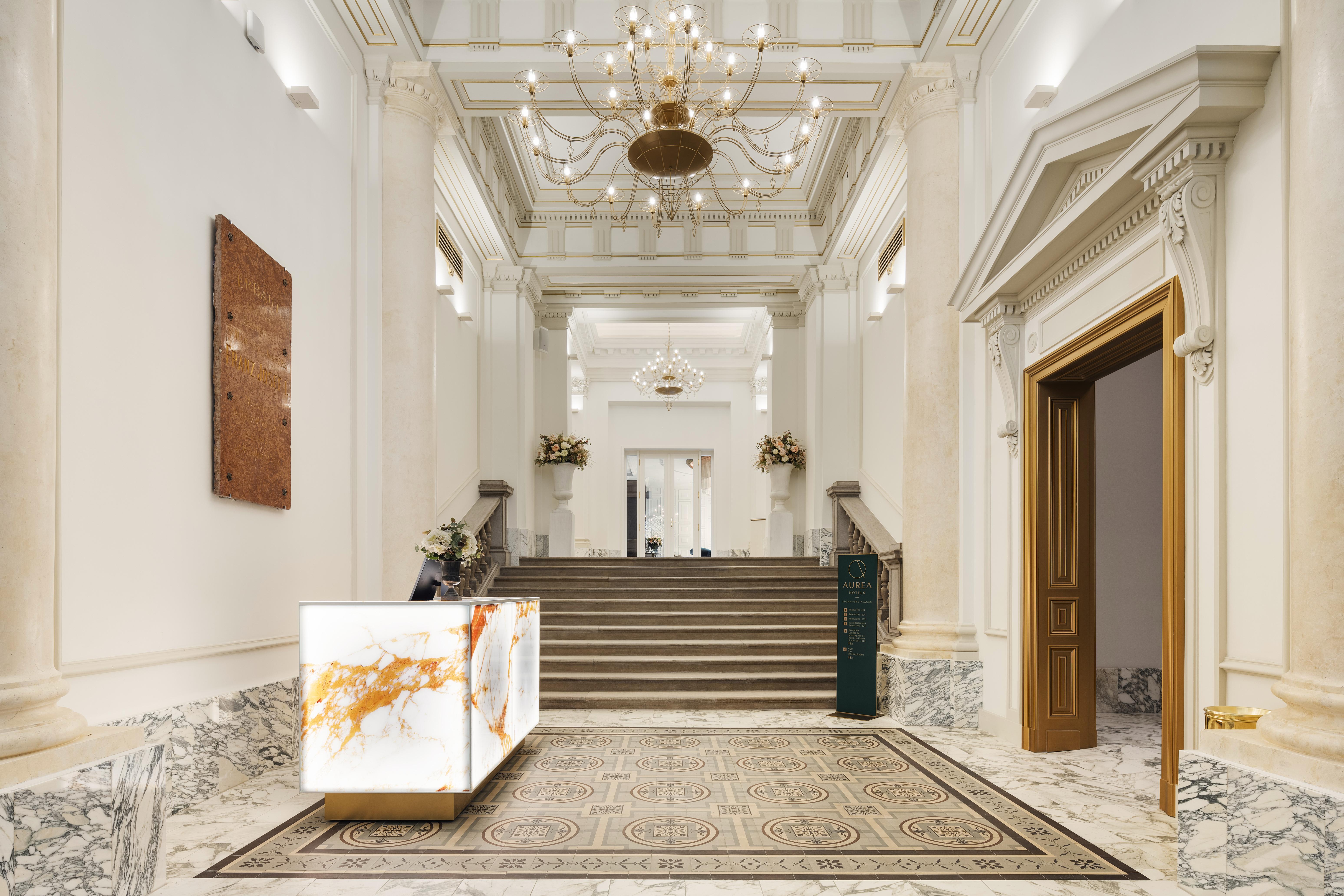 Aurea Ana Palace By Eurostars Hotel Company Budapest Ngoại thất bức ảnh The lobby of the hotel