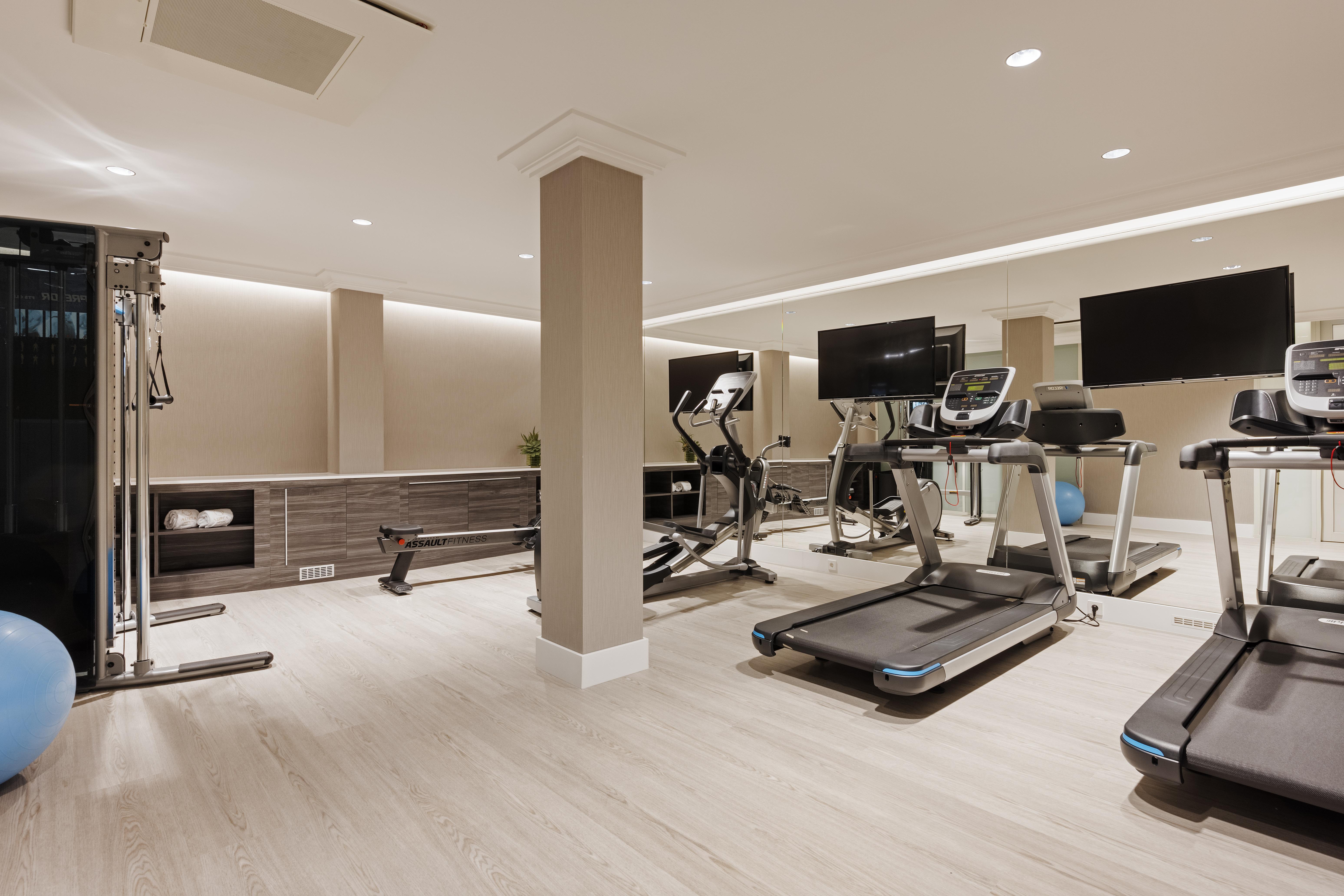 Aurea Ana Palace By Eurostars Hotel Company Budapest Ngoại thất bức ảnh The gym at The Ivy Collection