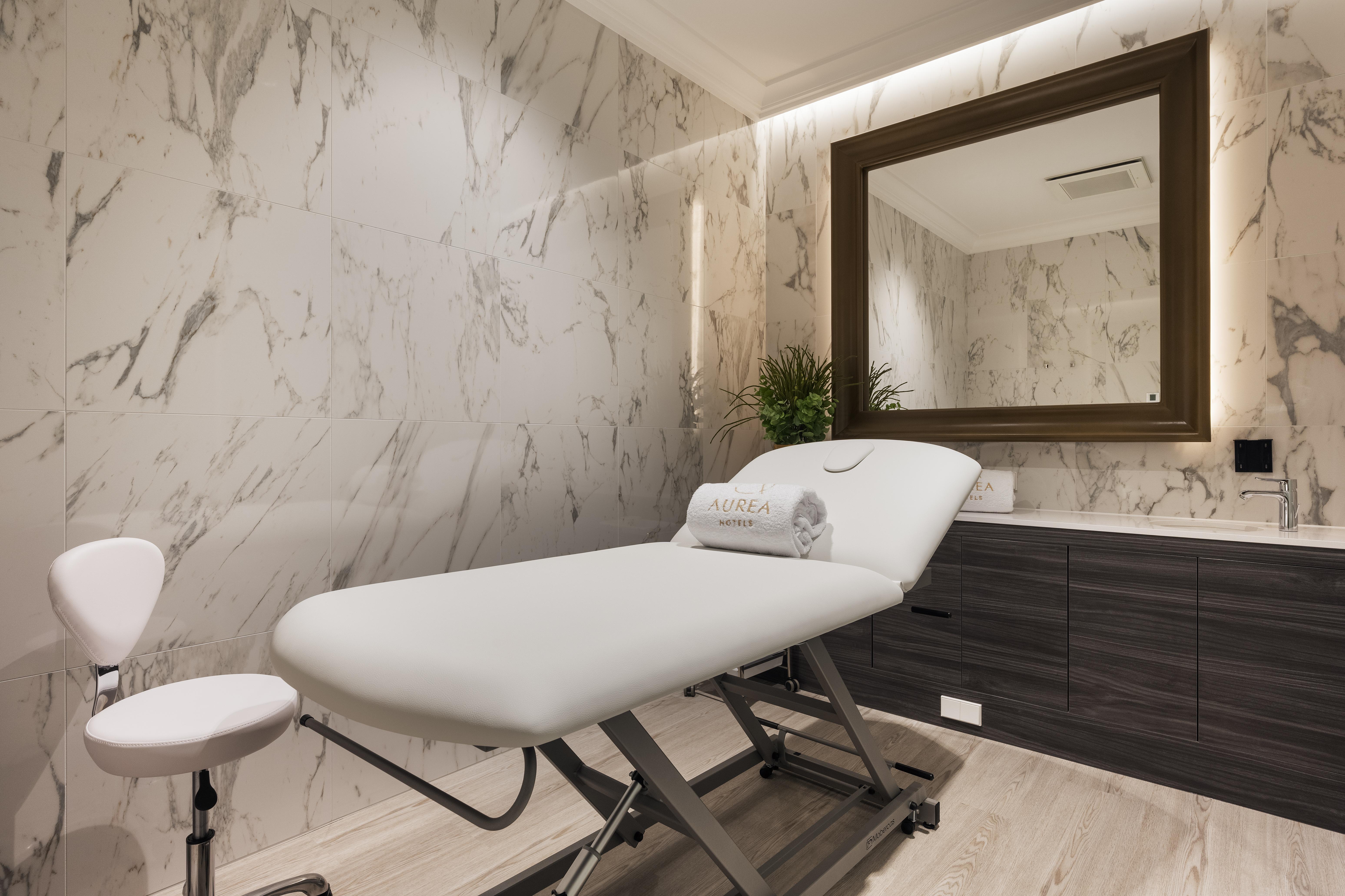 Aurea Ana Palace By Eurostars Hotel Company Budapest Ngoại thất bức ảnh Treatment room at The Dorchester, London