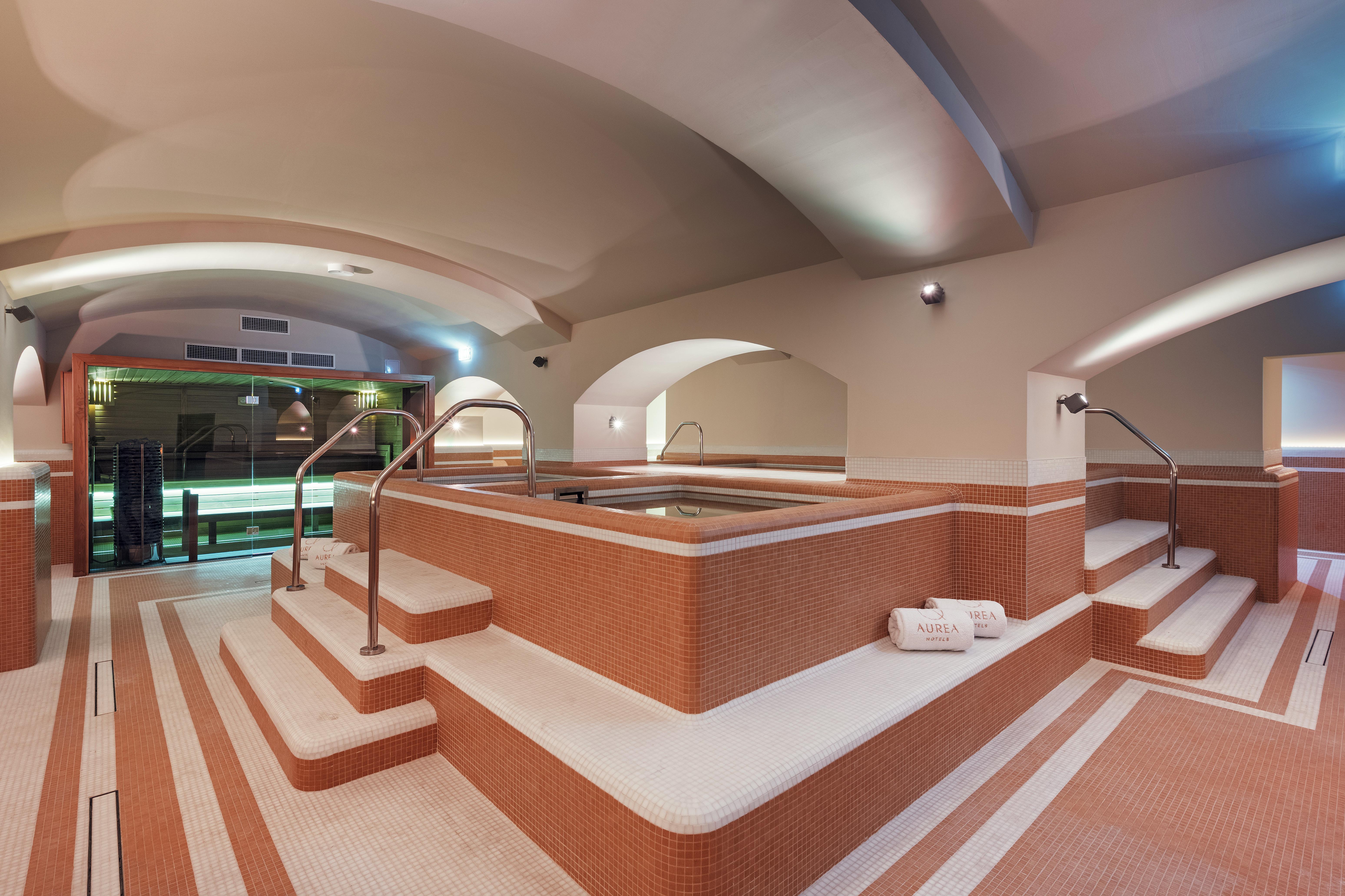 Aurea Ana Palace By Eurostars Hotel Company Budapest Ngoại thất bức ảnh A spa in a hotel