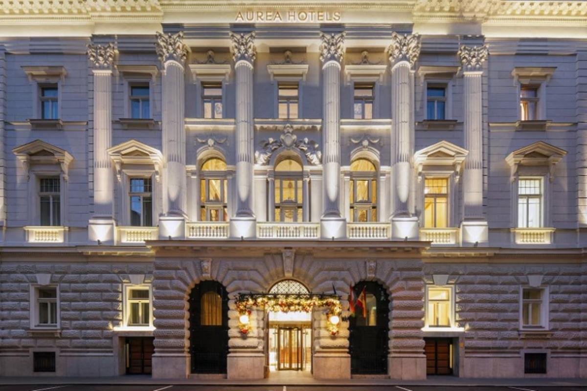 Aurea Ana Palace By Eurostars Hotel Company Budapest Ngoại thất bức ảnh The hotel's main entrance